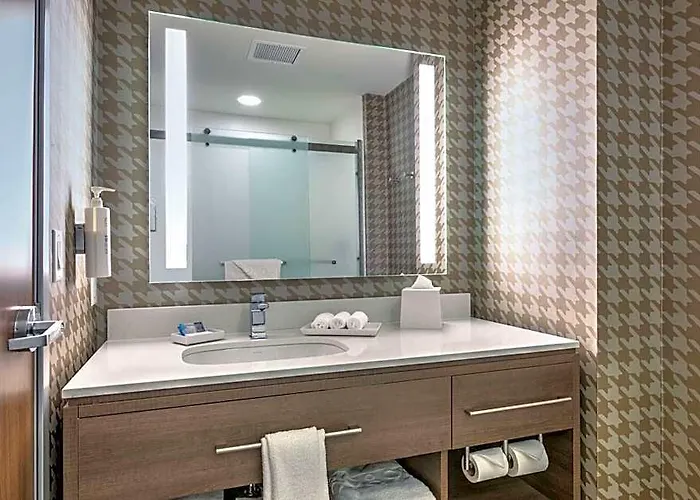 Clarion International Airport Hotel