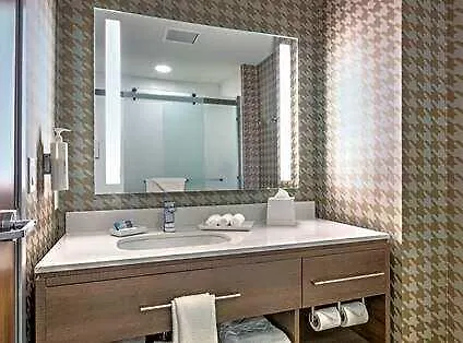 Clarion International Airport Hotel Tulsa