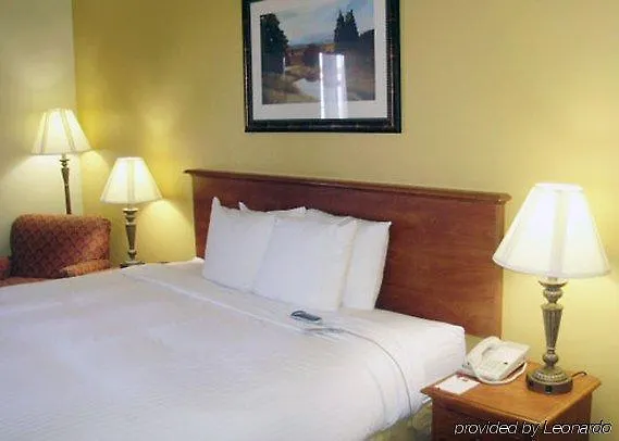 Clarion International Airport Hotel