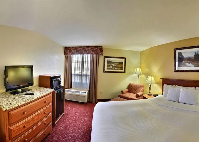 Clarion International Airport 3*